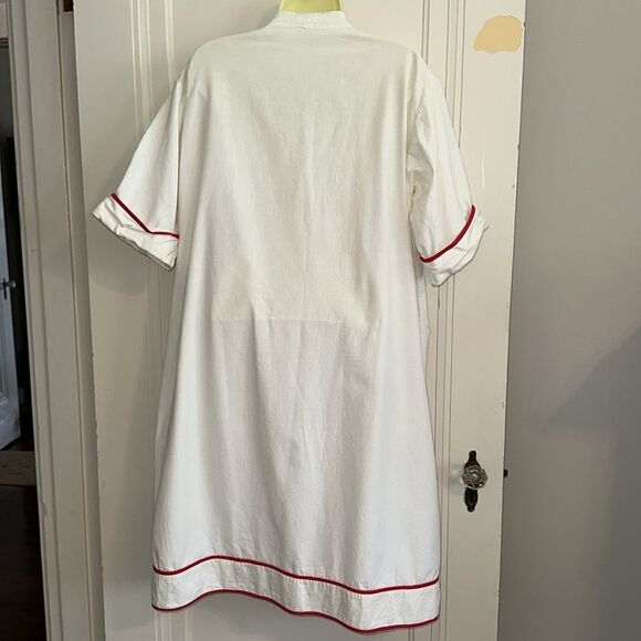 Vintage 60s Asian Inspired White Cotton Robe or House Coat with Red Embroidery - Picture 8 of 8
